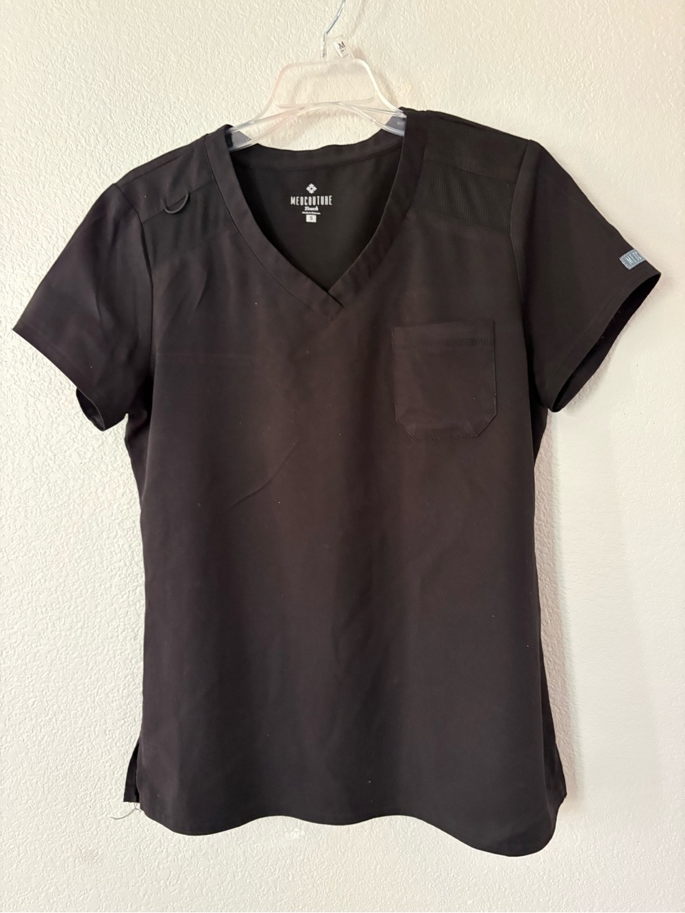Med Couture Women's Black V-Neck Scrub Top Sz Small